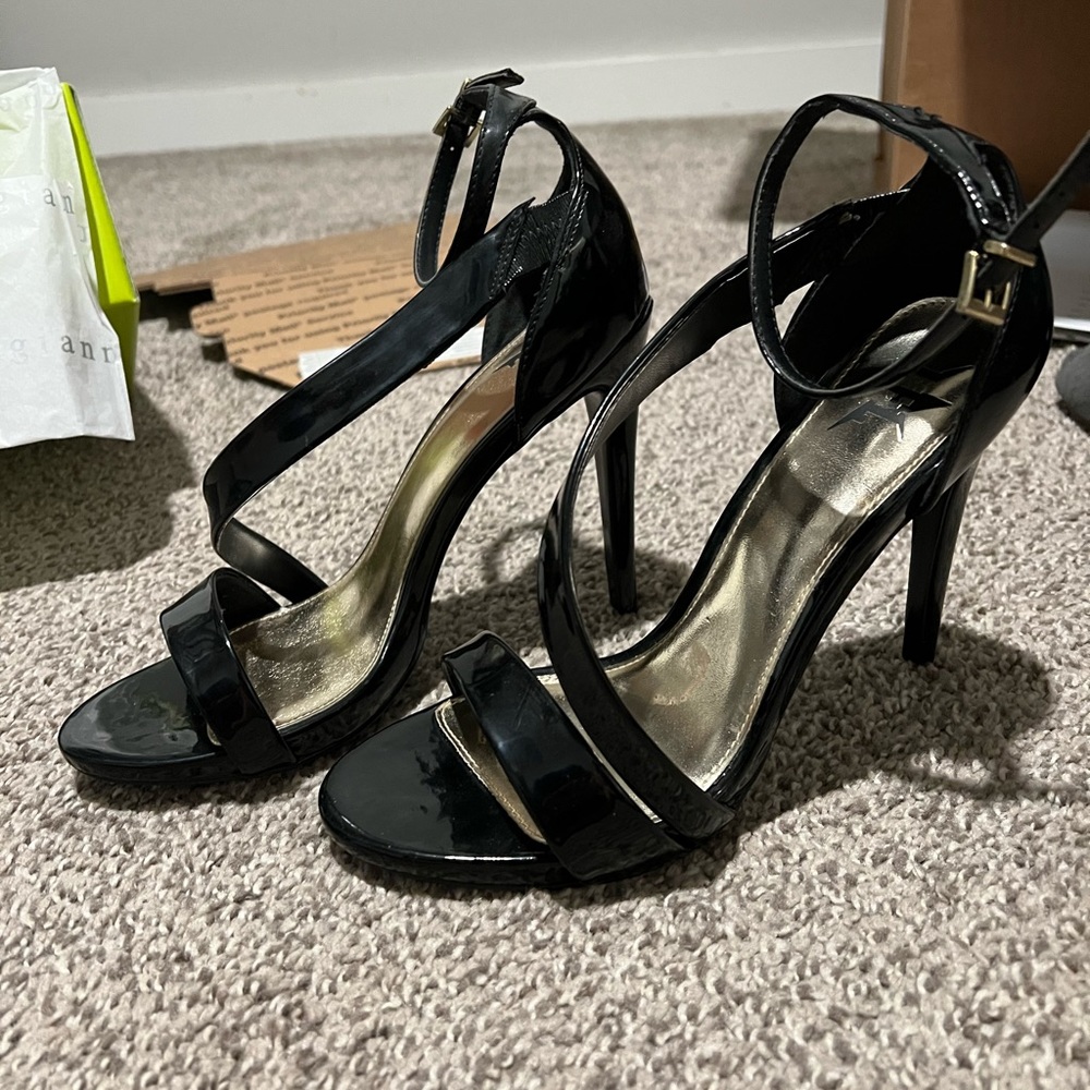 Black 4.5 heels